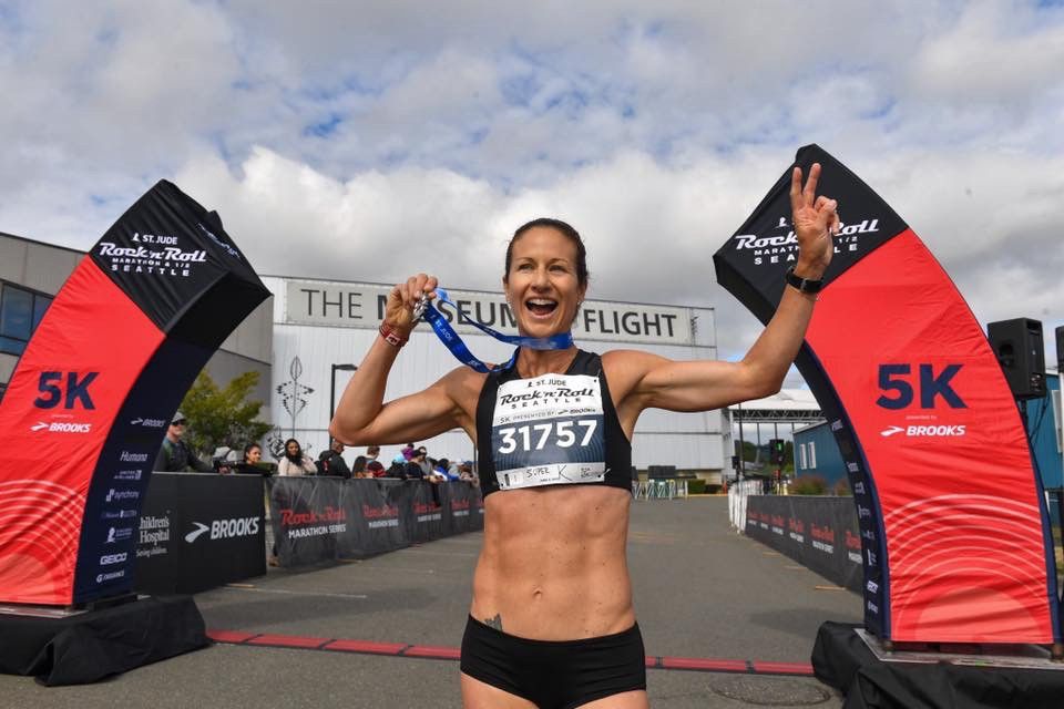 5k female marathon runner seattle